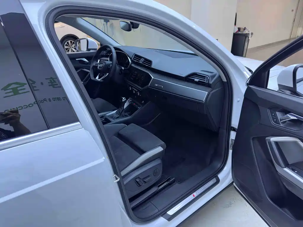 Audi Q3 — миниатюра 10