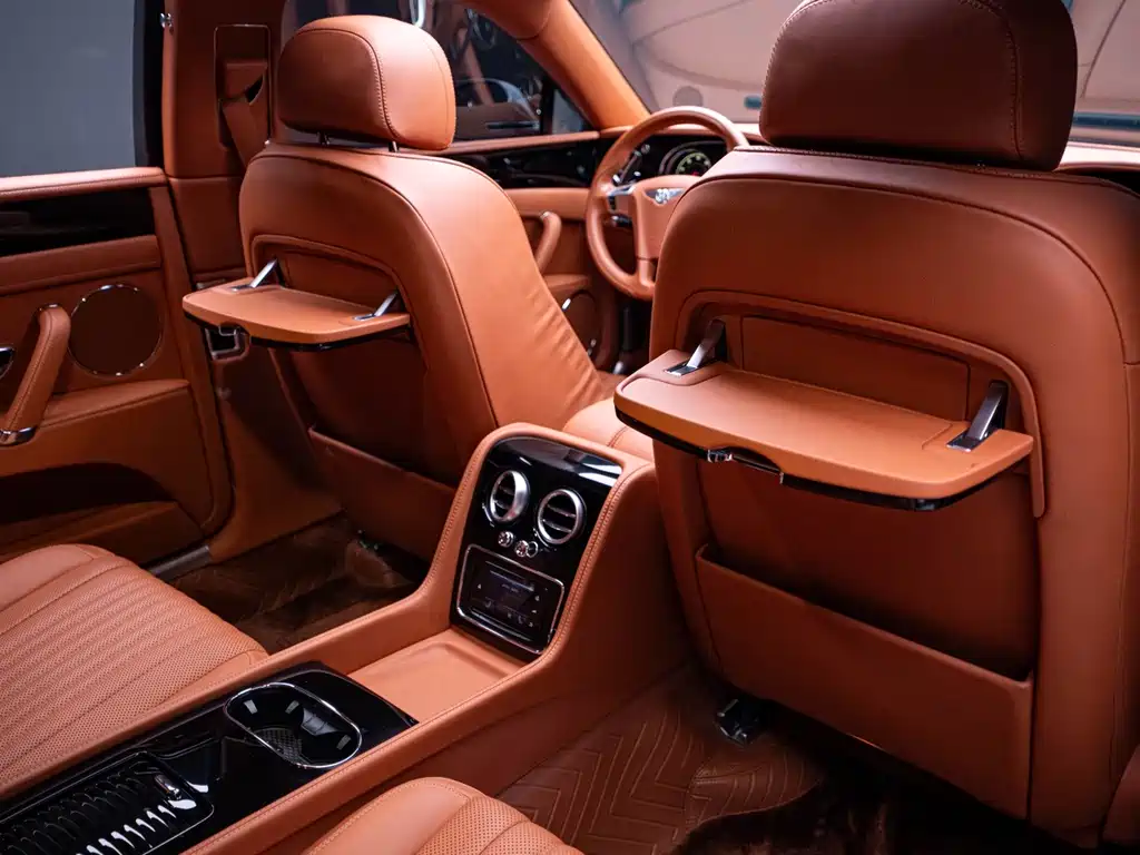 Bentley Flying Spur — миниатюра 22