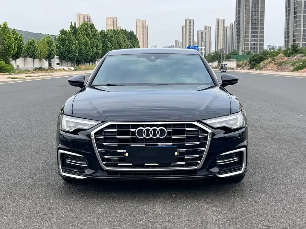Audi A6L 2023 40 TFSI Luxury