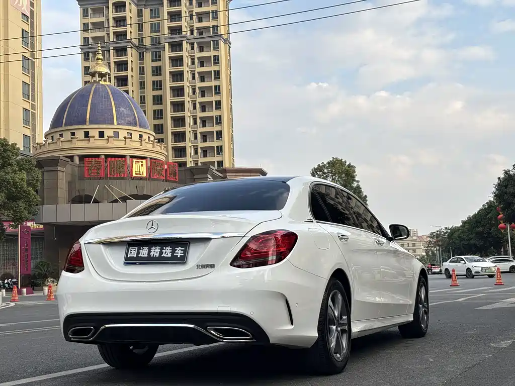 Mercedes-Benz C-Class — миниатюра 6
