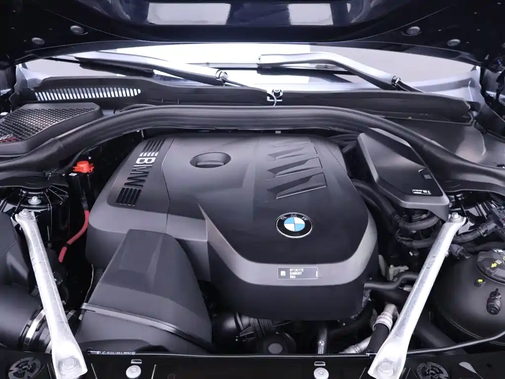 BMW 5 Series — миниатюра 24