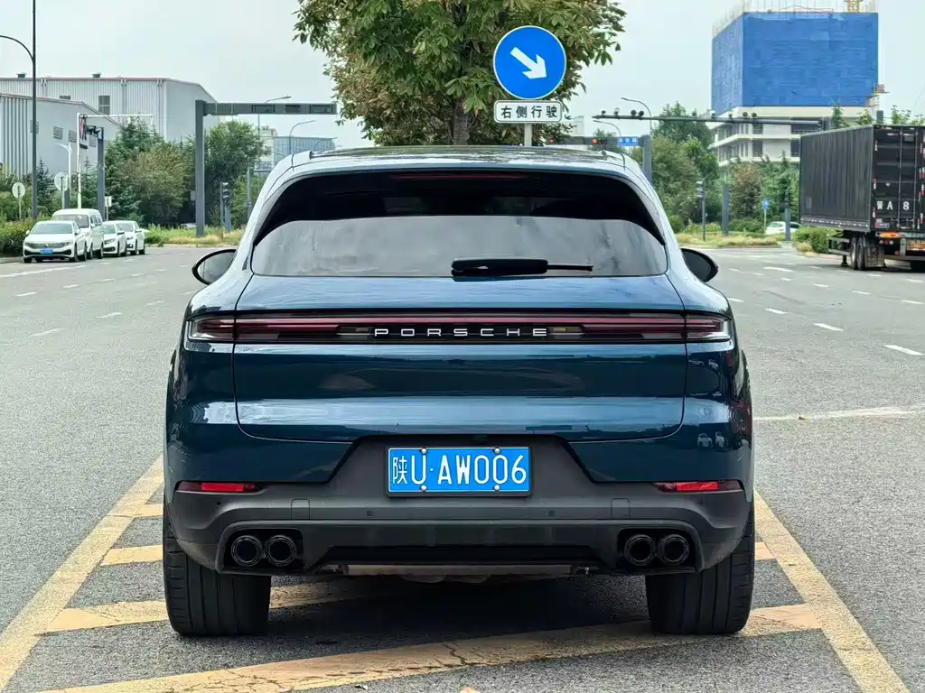 Porsche Cayenne — миниатюра 9