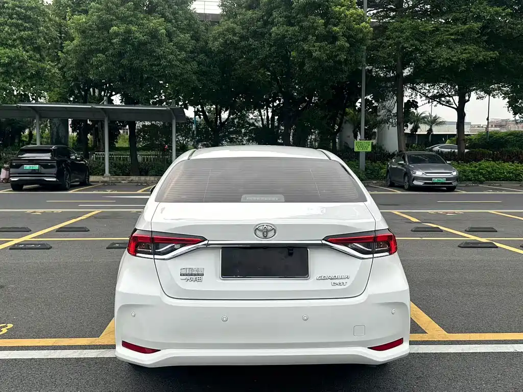 Toyota Corolla — миниатюра 5