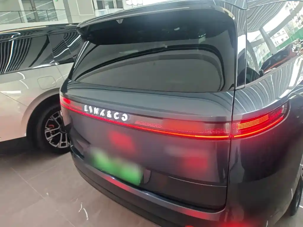 Lynk & Co 900 — миниатюра 6