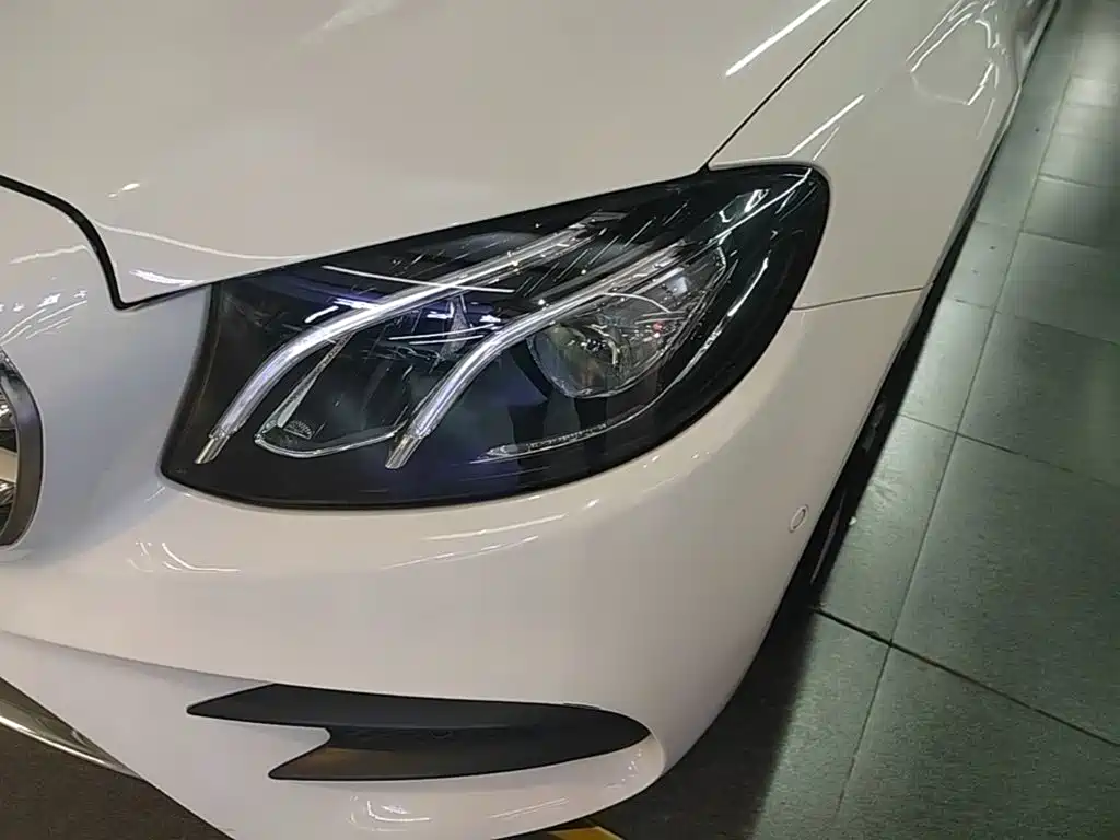 Mercedes-Benz E-Class — миниатюра 24