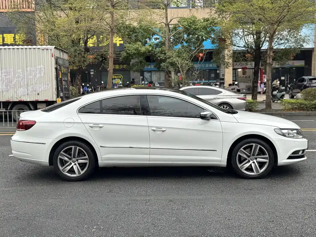 Volkswagen CC — миниатюра 8