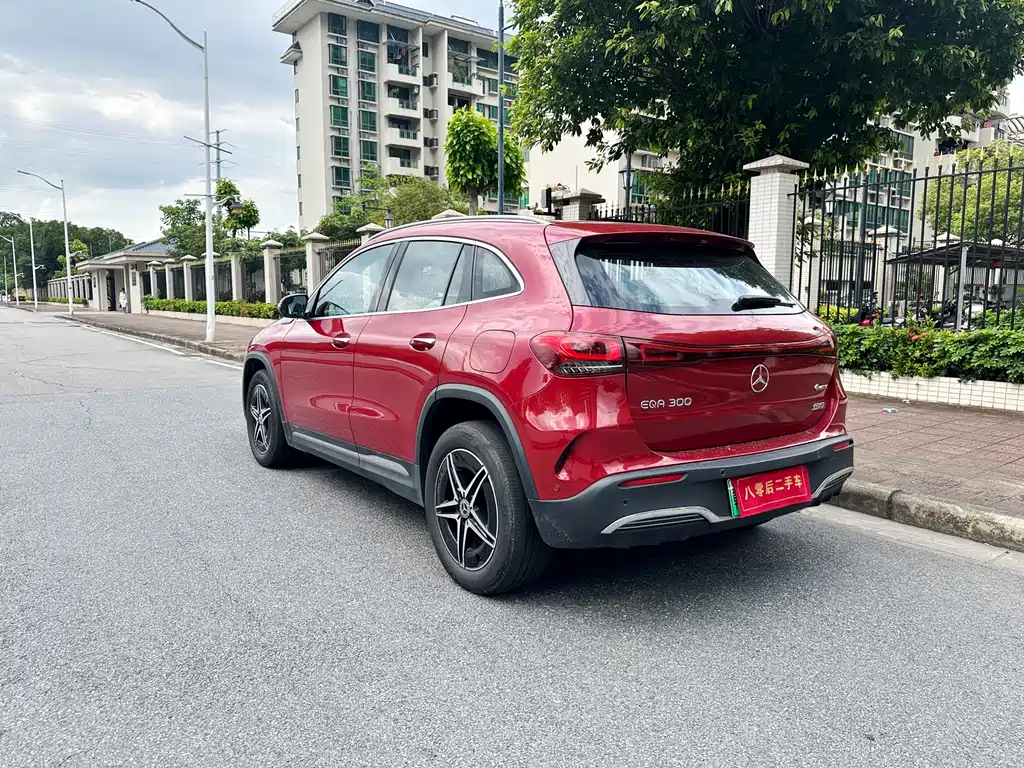 Mercedes-Benz EQA 2022 EQA 300 4MATIC