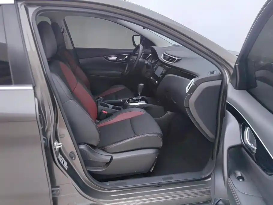 Nissan Qashqai — миниатюра 8