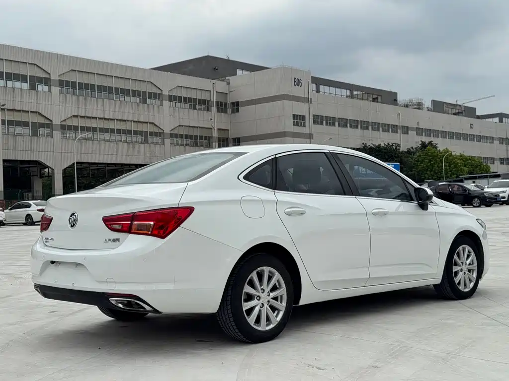 Buick Verano — миниатюра 5