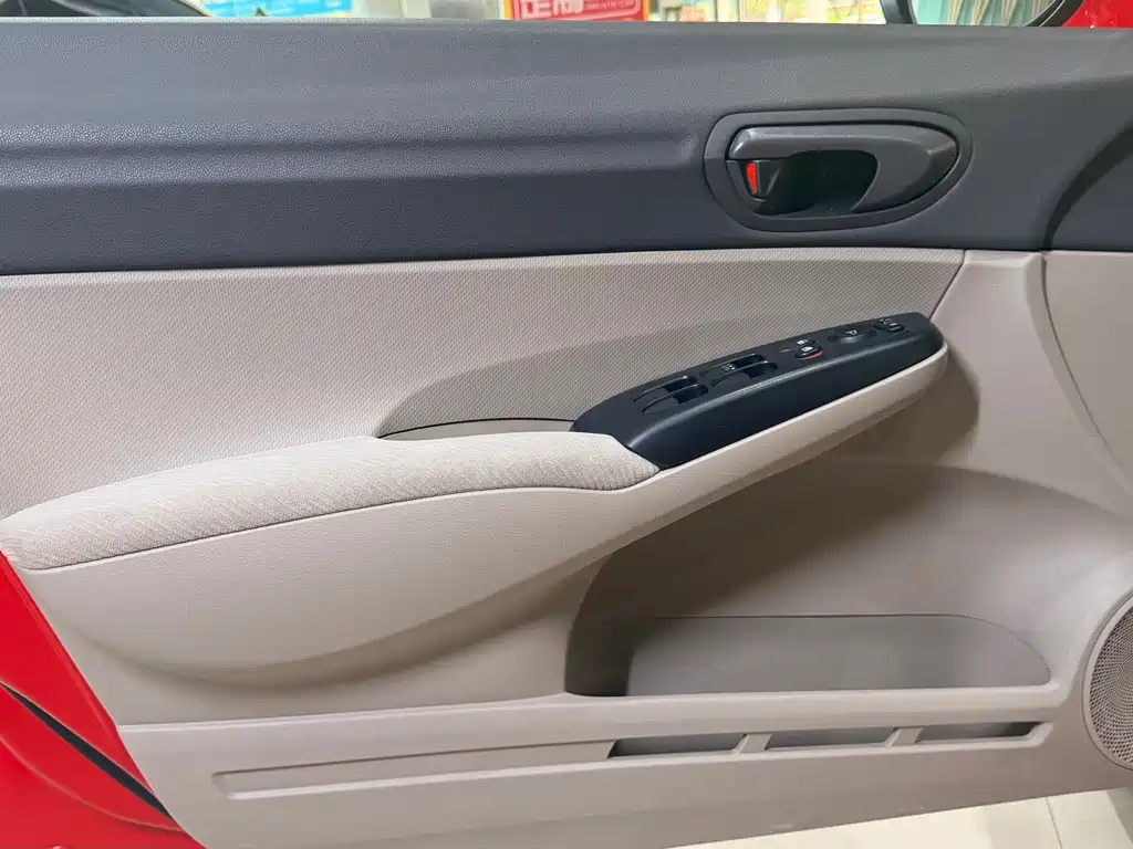 Ciimo Ciimo 1.8L Auto, фото 10