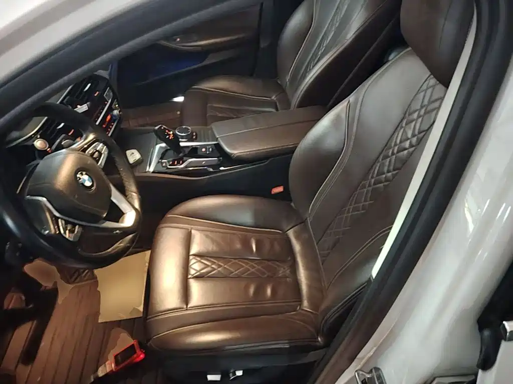 BMW 5 Series — миниатюра 15