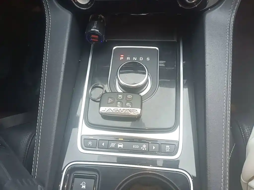 Jaguar F-PACE — миниатюра 14
