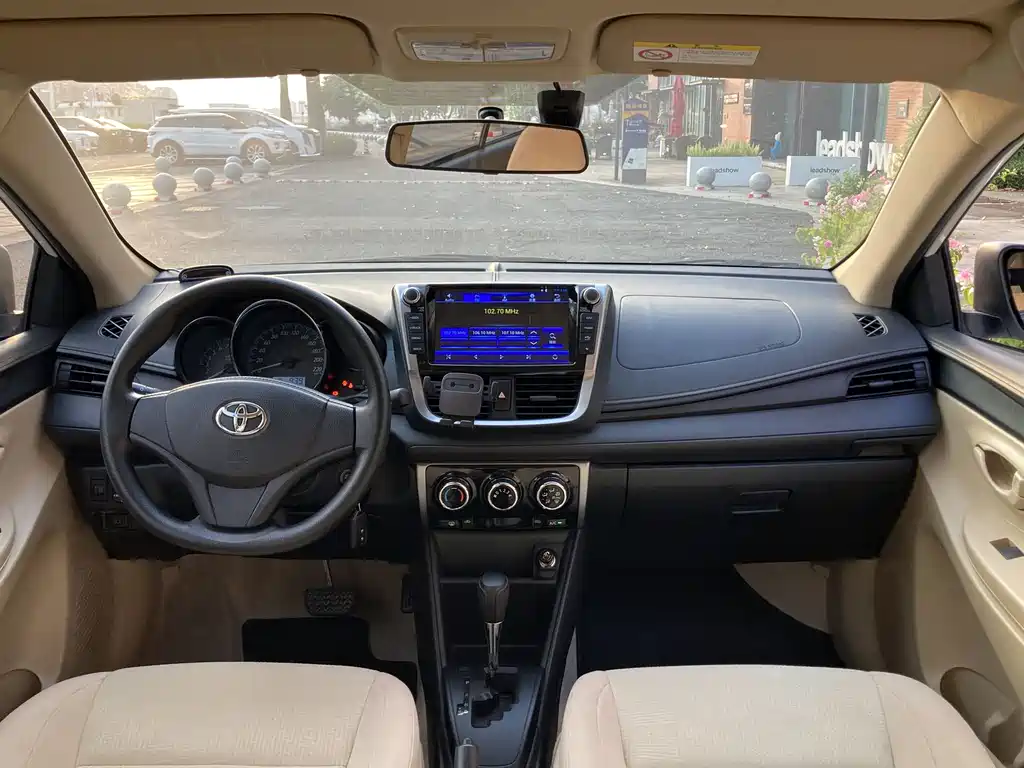 Toyota Yaris L — миниатюра 12