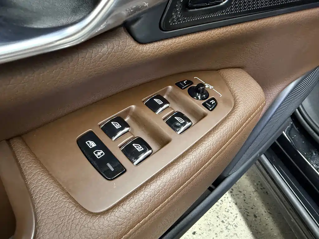 Volvo S90 — миниатюра 21