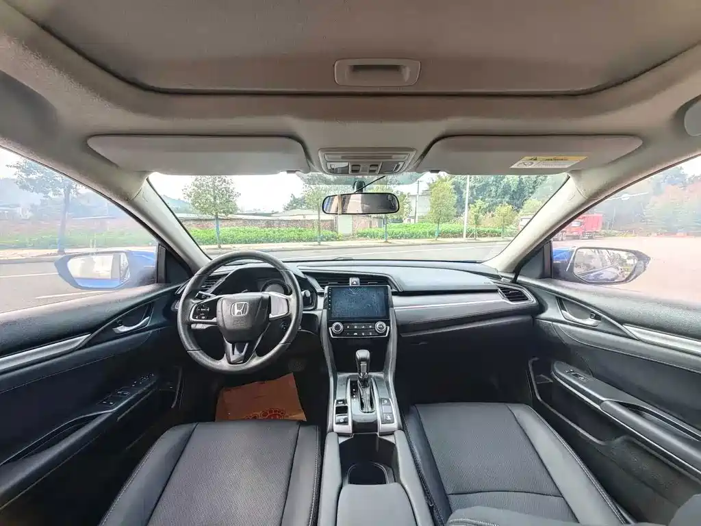 Honda Civic — миниатюра 8