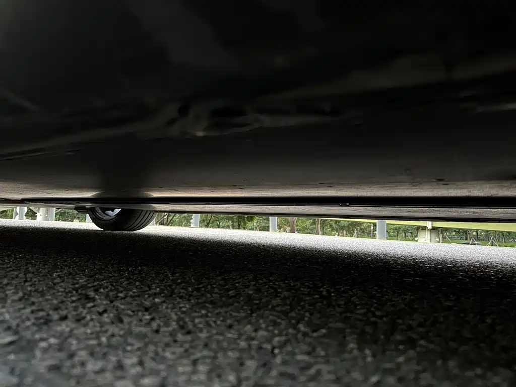 Tesla Model 3 — миниатюра 12