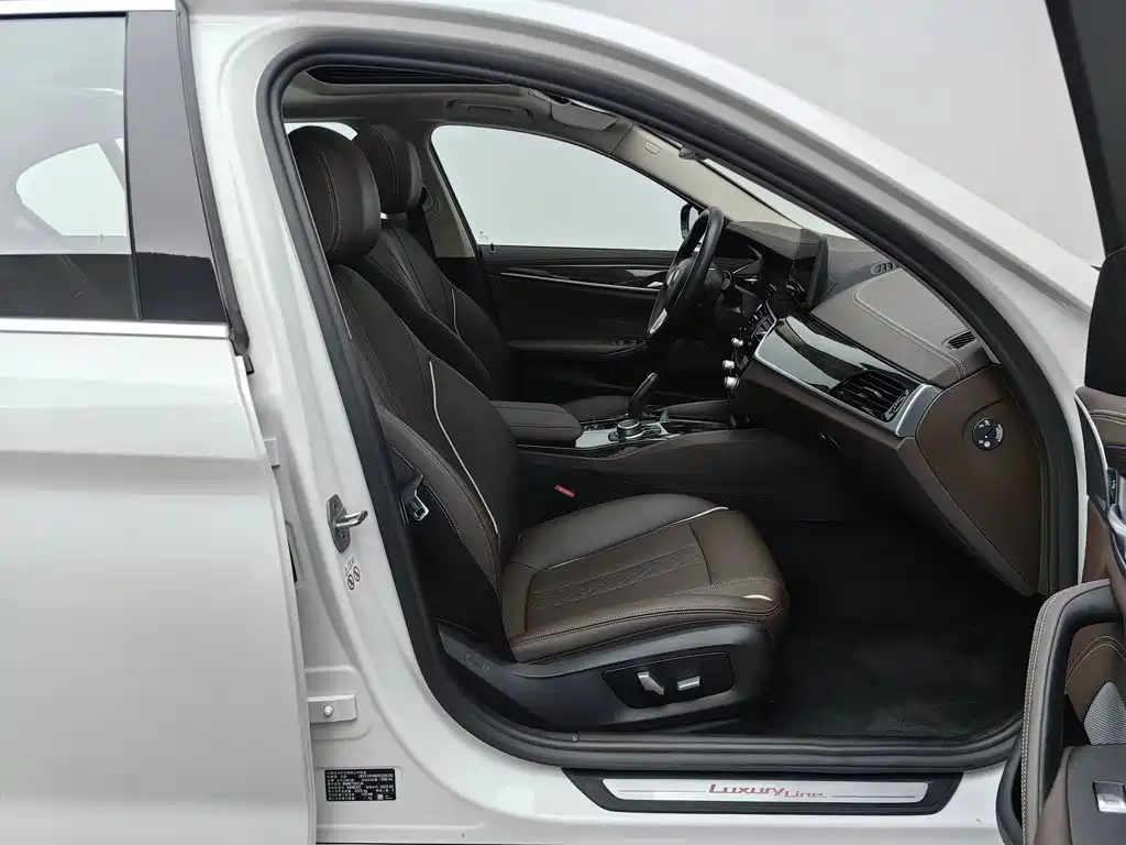 BMW 5 Series — миниатюра 23