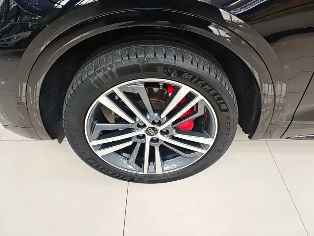 Audi Q5L Sportback — миниатюра 23