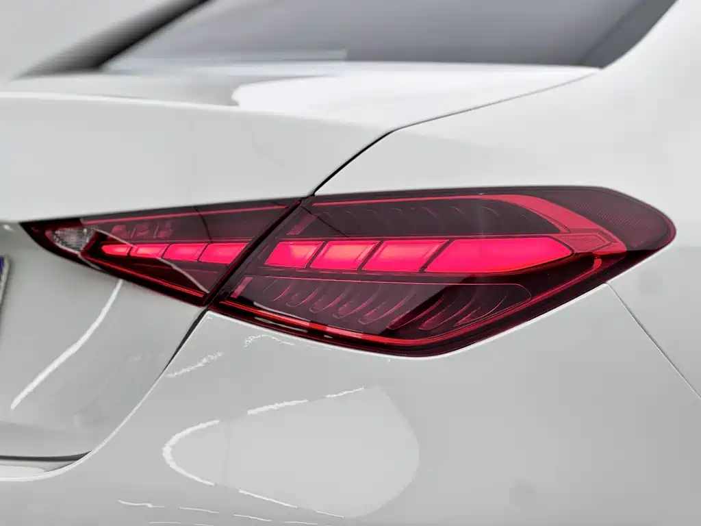 Mercedes-Benz C-Class — миниатюра 15