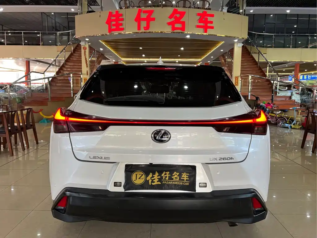 Lexus UX — миниатюра 5