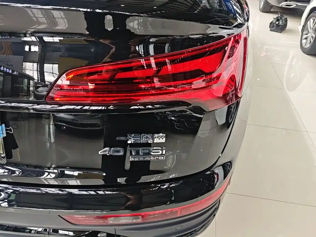 Audi Q5L Sportback — миниатюра 8