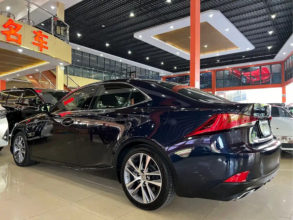 Lexus IS — миниатюра 6