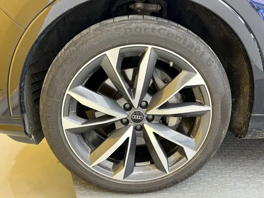 Audi Q7 — миниатюра 9