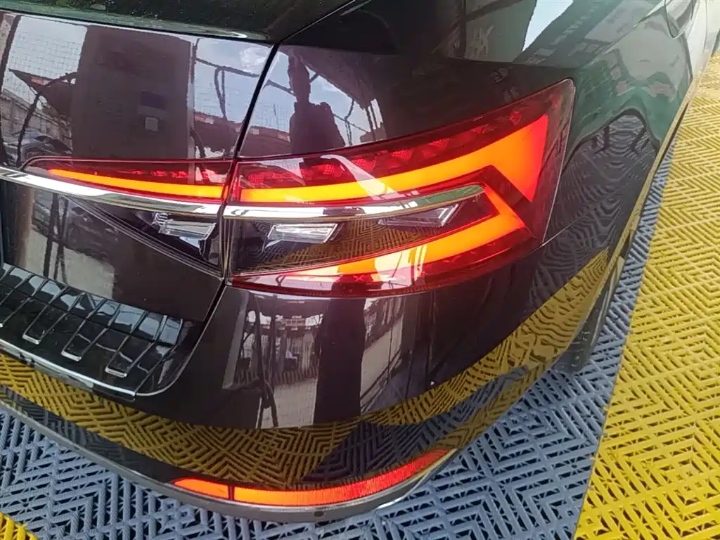 Skoda Superb 2019 TSI330 DSG Luxury