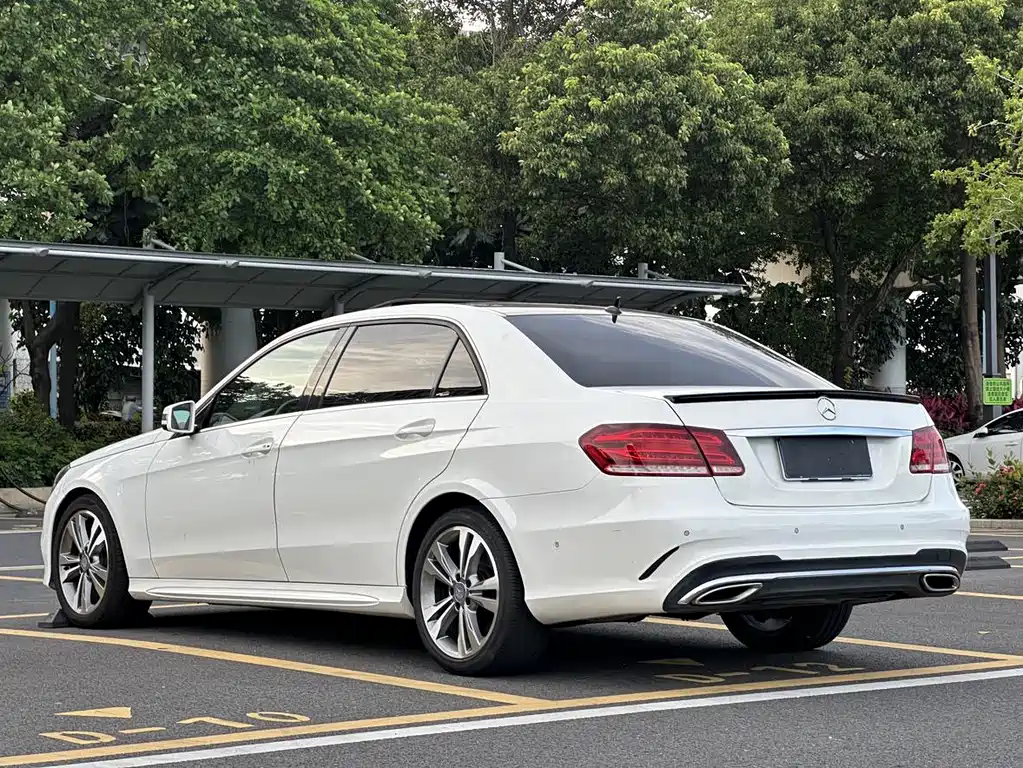 Mercedes-Benz E-Class — миниатюра 6