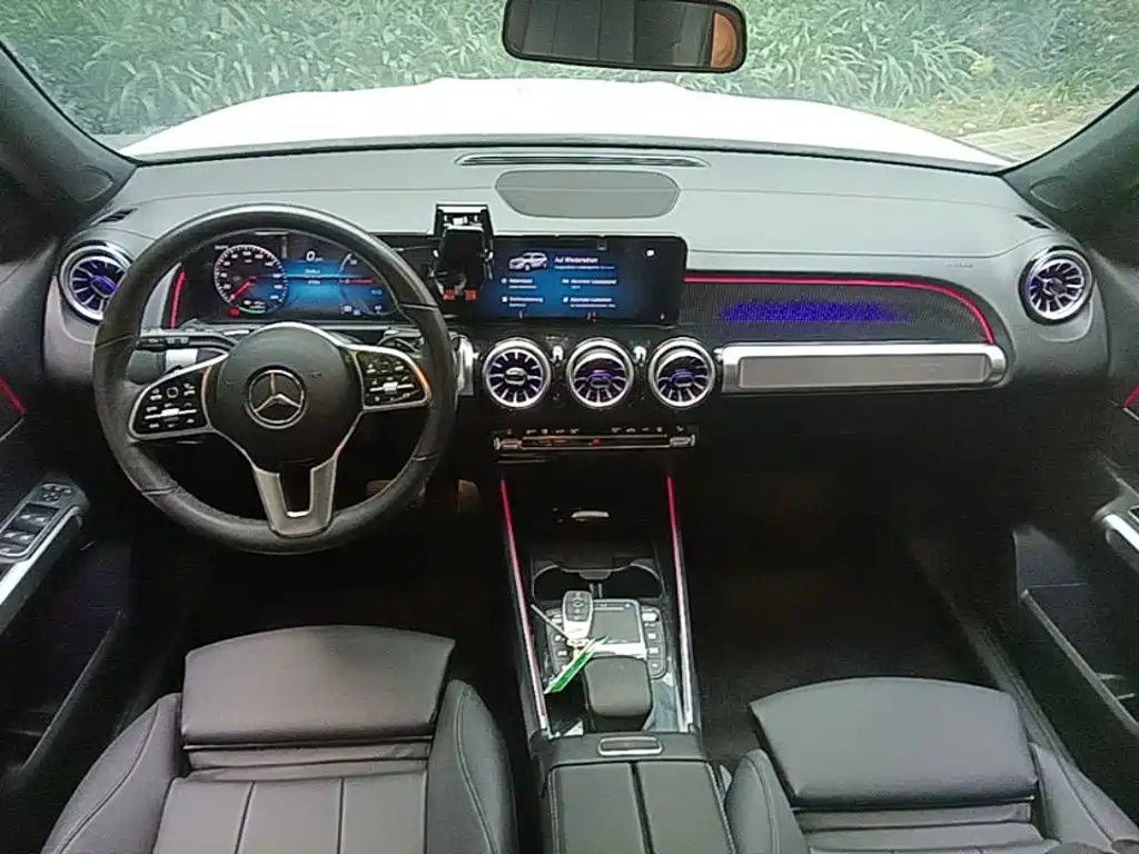 Mercedes-Benz EQB — миниатюра 10