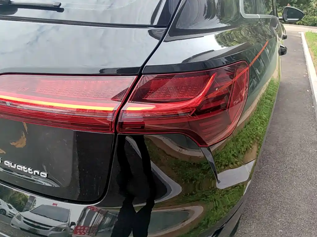 Audi e-tron (Import) — миниатюра 8