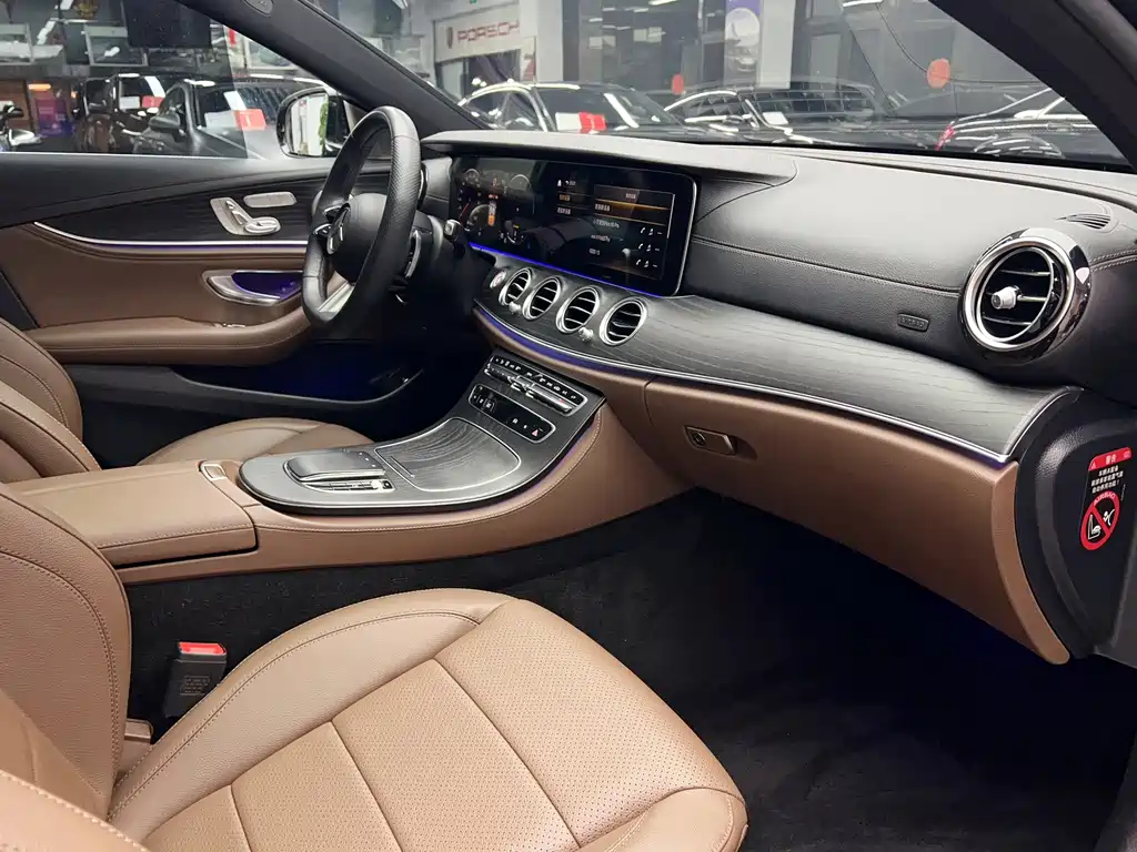 Mercedes-Benz E-Class — миниатюра 24