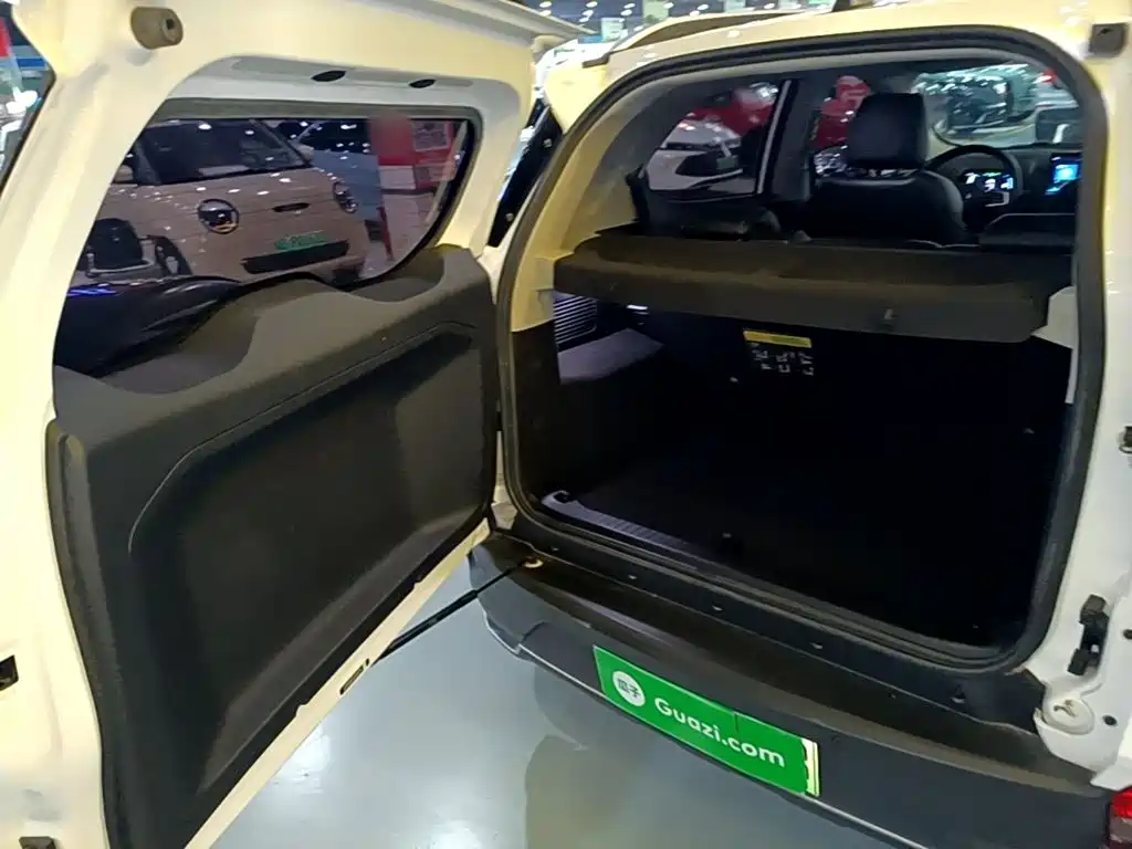 BYD Yuan EV — миниатюра 19