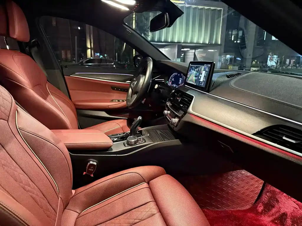 BMW 5 Series — миниатюра 8
