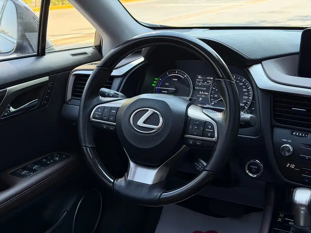 Lexus RX — миниатюра 8