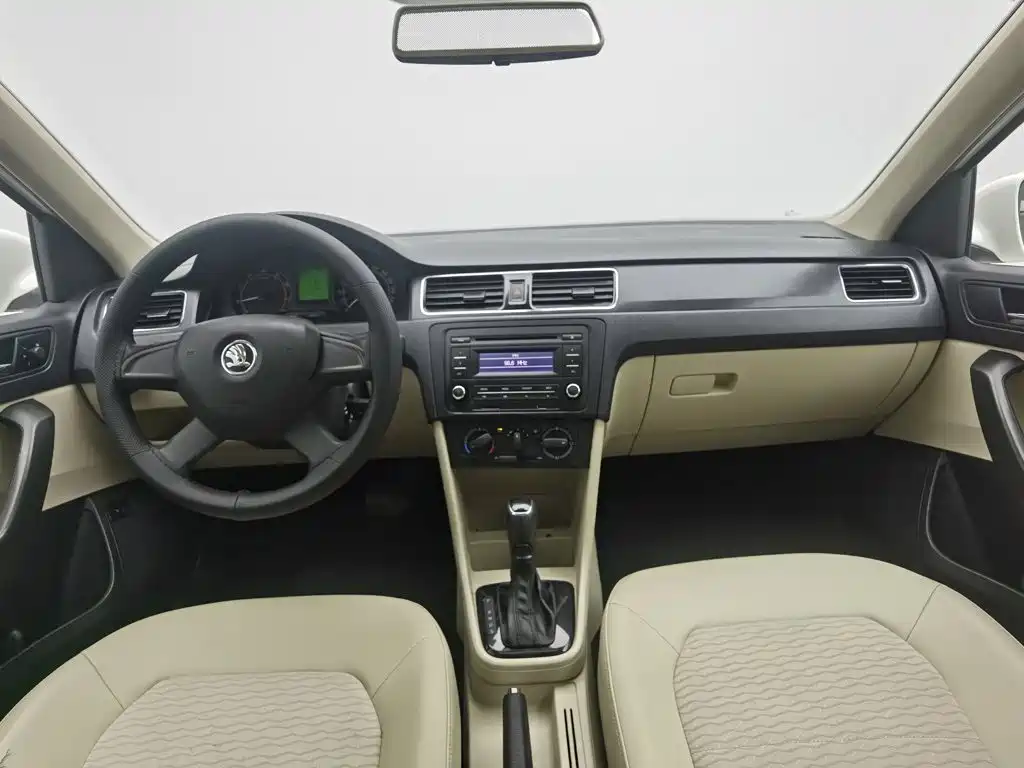 Skoda Rapid — миниатюра 5