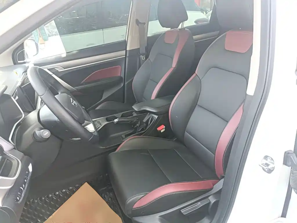Geely Binyue — миниатюра 15