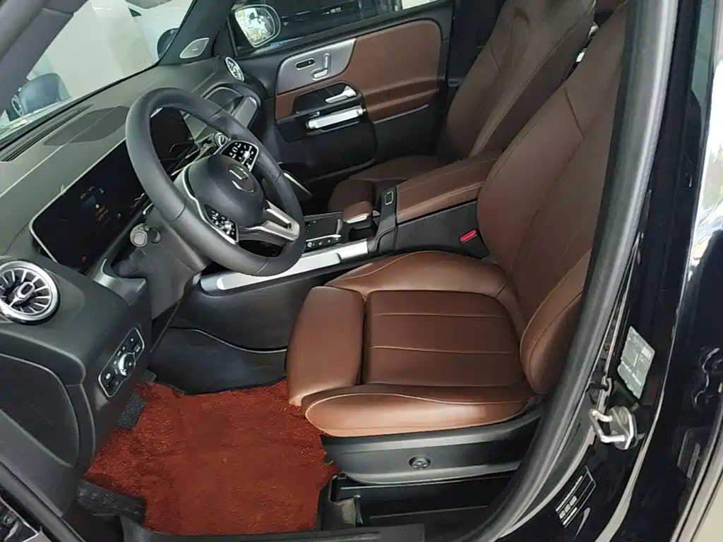 Mercedes-Benz GLB — миниатюра 14