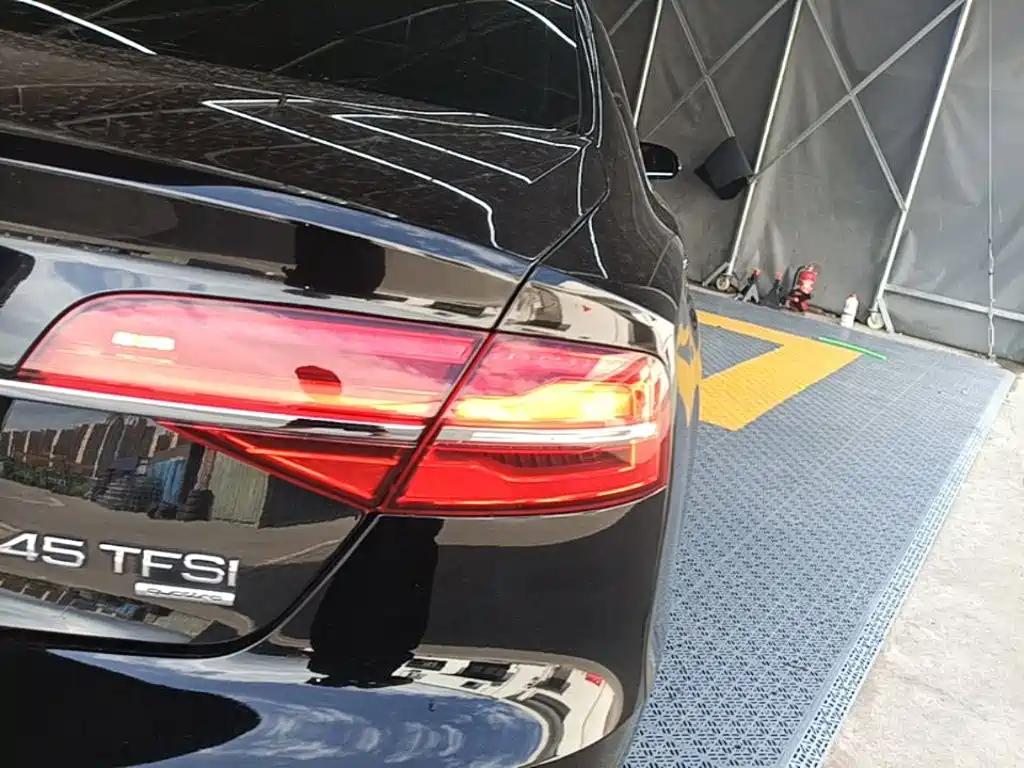 Audi A8 — миниатюра 8