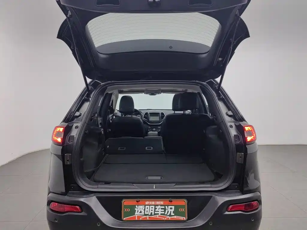 Jeep Cherokee — миниатюра 16