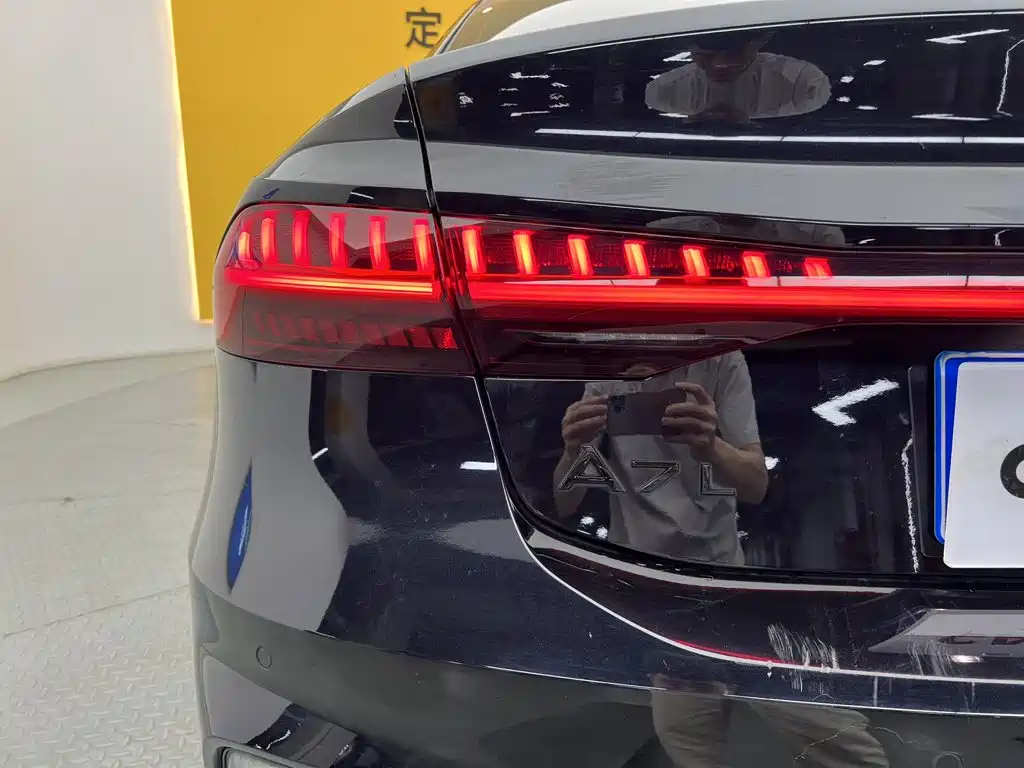 Audi A7L — миниатюра 9