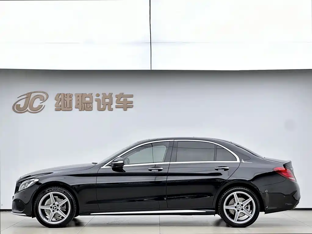 Mercedes-Benz C-Class — миниатюра 3