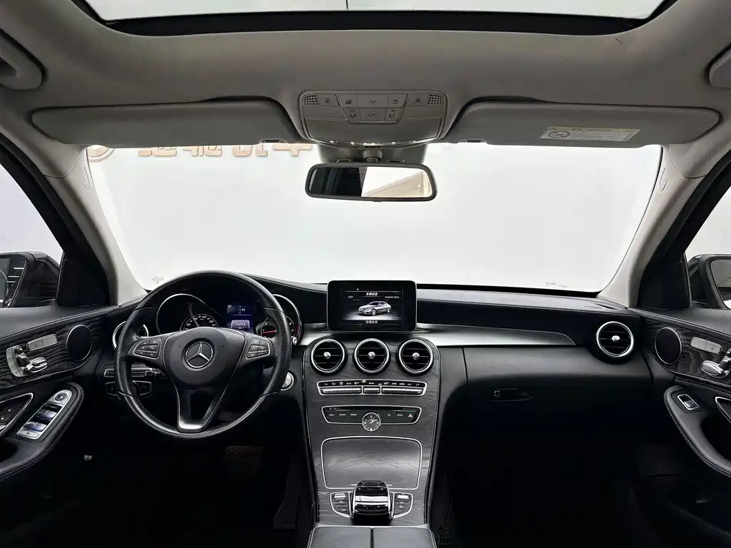 Mercedes-Benz C-Class — миниатюра 12