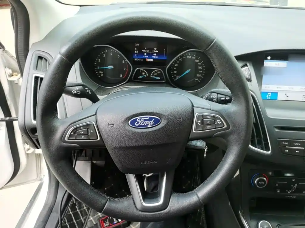 Ford Focus — миниатюра 11