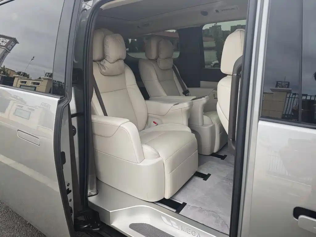 Li Auto Li MEGA — миниатюра 9