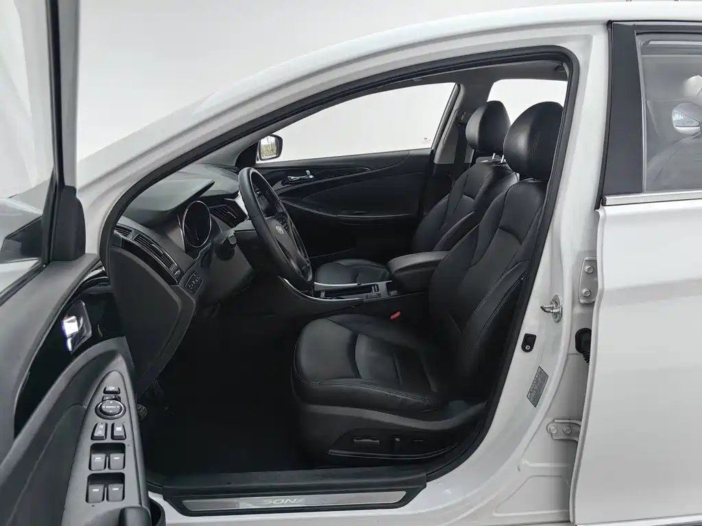 Hyundai Sonata — миниатюра 10