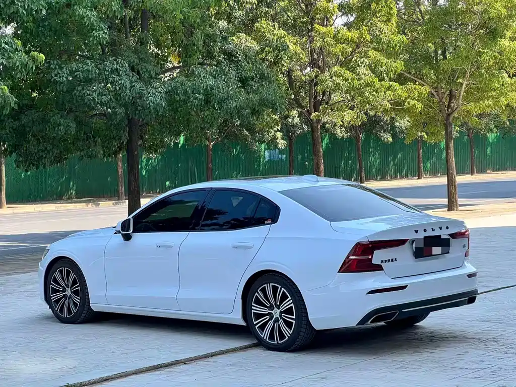 Volvo S60 — миниатюра 7
