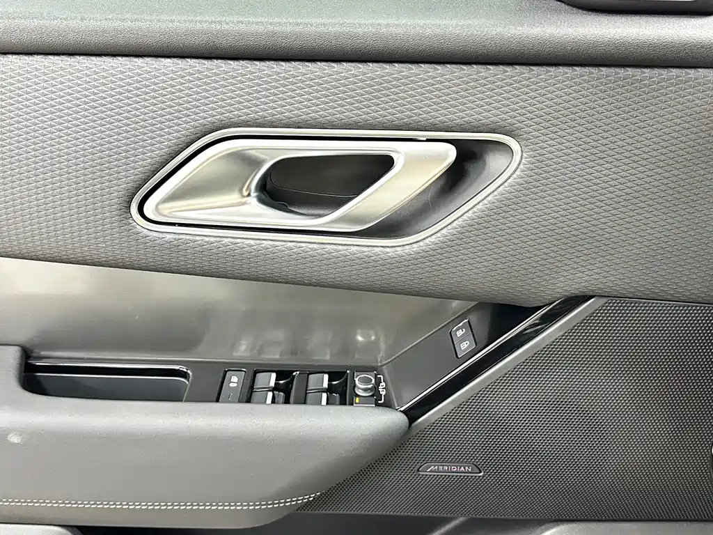 Land Rover Velar — миниатюра 19