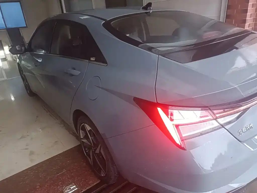 Hyundai Elantra — миниатюра 5