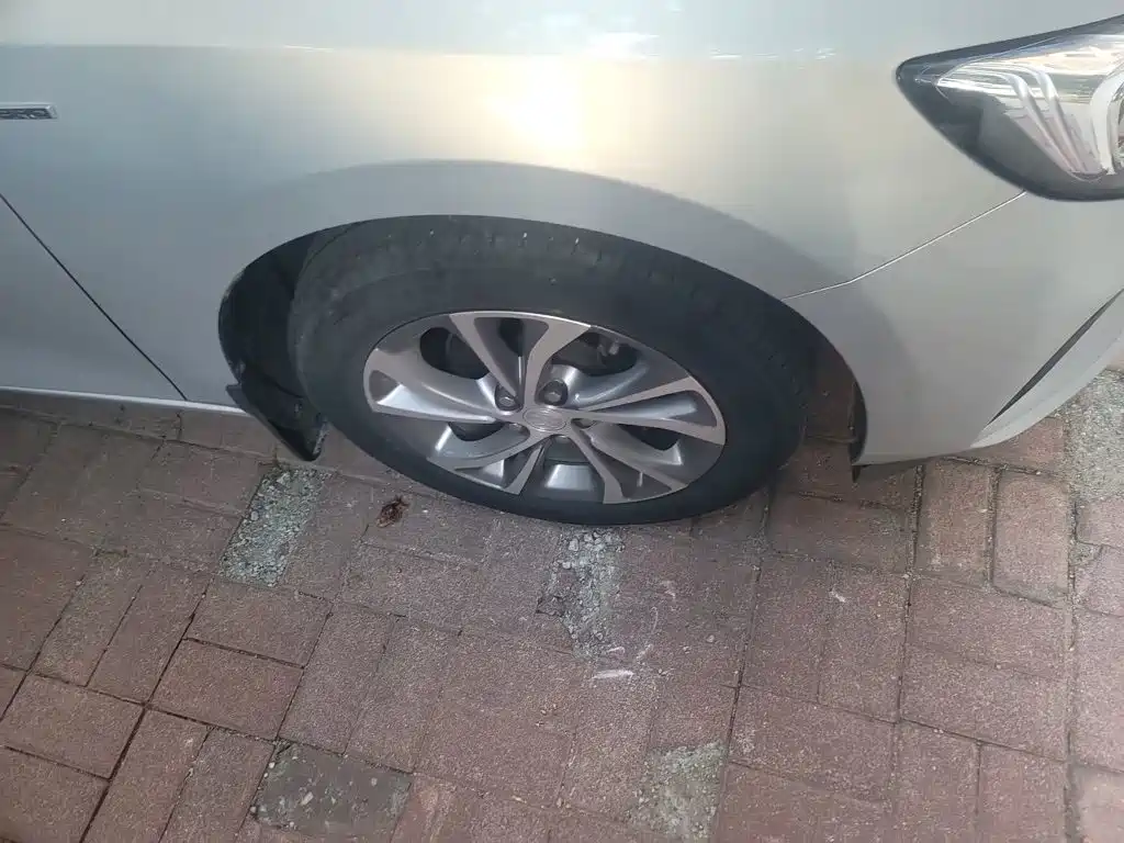 Buick Verano — миниатюра 8